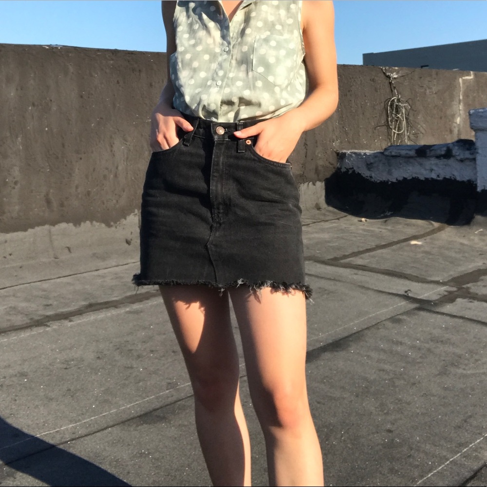 Levi’s vintage faded black denim mini skirt